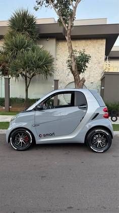 SMART FORTWO 1.0 COUPÊ TURBO 12V GASOLINA 2P AUTOMÁTICO SMART FORTWO 1.0 COUPÊ TURBO 12V GASOLINA 2P AUTOMÁTICO